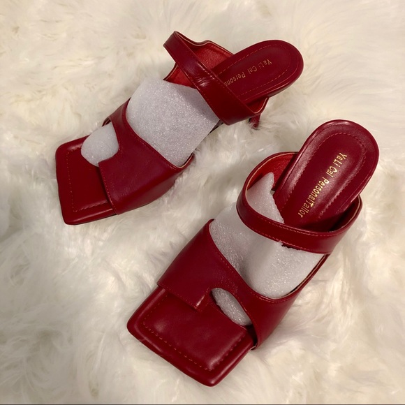 NWT cherry red leather square toe thong 3” kitty heel discontinued toe loop FIRM - Picture 5 of 15